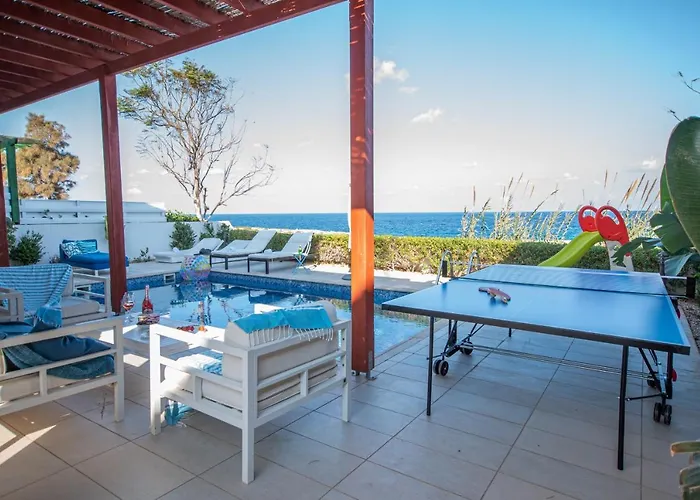 Artisan Seafront Villa *